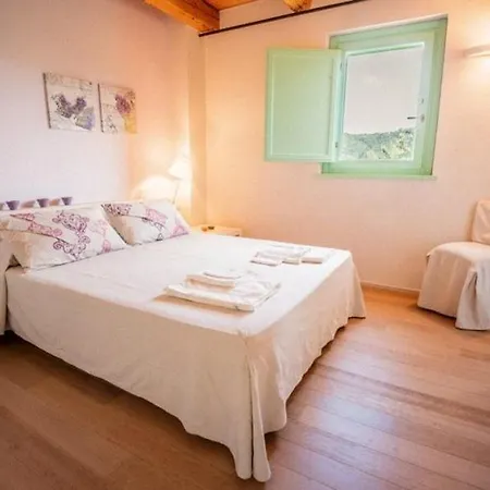 Con Piscina, Relax E Natura Nelle Marche By Wehostyou Vila Montedinove