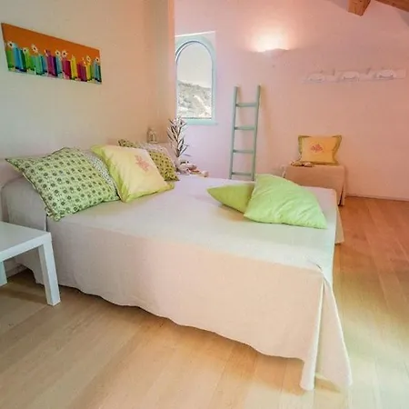 Villa Con Piscina, Relax E Natura Nelle Marche By Wehostyou Montedinove