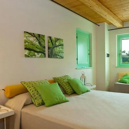 Con Piscina, Relax E Natura Nelle Marche By Wehostyou *